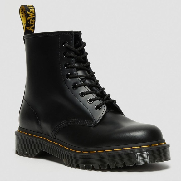 Dr. Martens Shoes - Dr. Martens 1460 Bex Smooth Leather Lace Up Black Boots Size 7